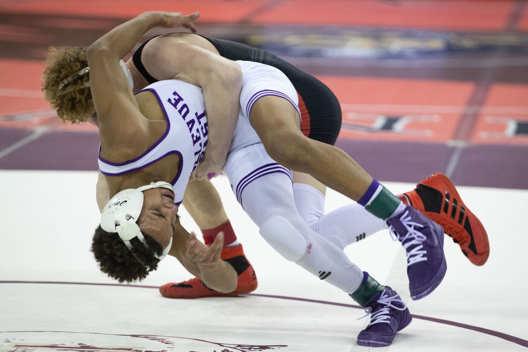 021921-owh-spo-statewrestling-LS02